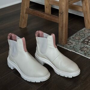 OluKai Women's Cream and Pink Ankle Booties